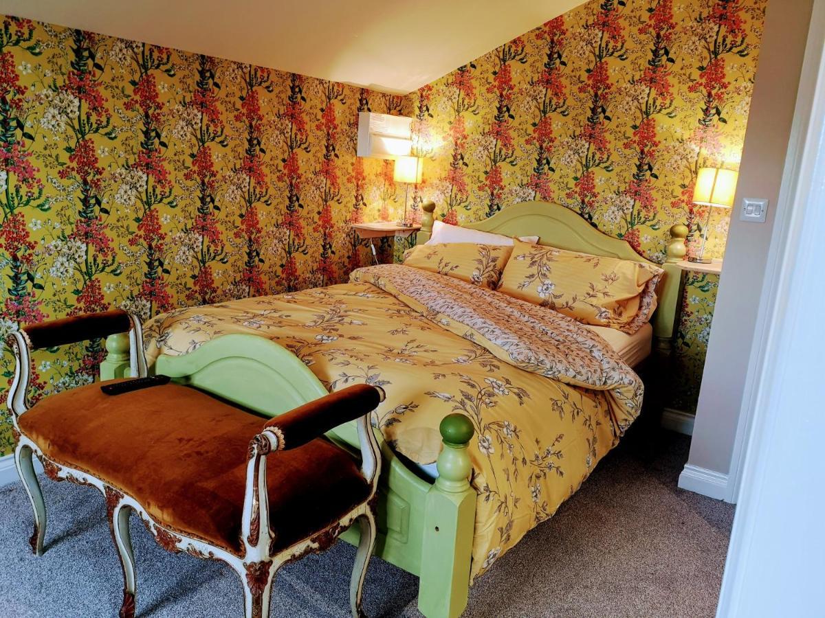 Brampton Dales Farm Bed & Breakfast Gainsborough Exterior photo