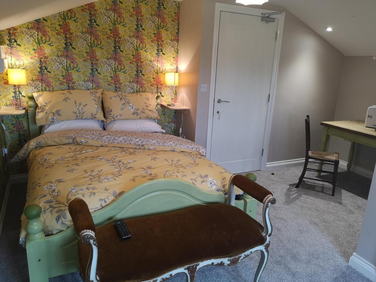 Brampton Dales Farm Bed & Breakfast Gainsborough Exterior photo