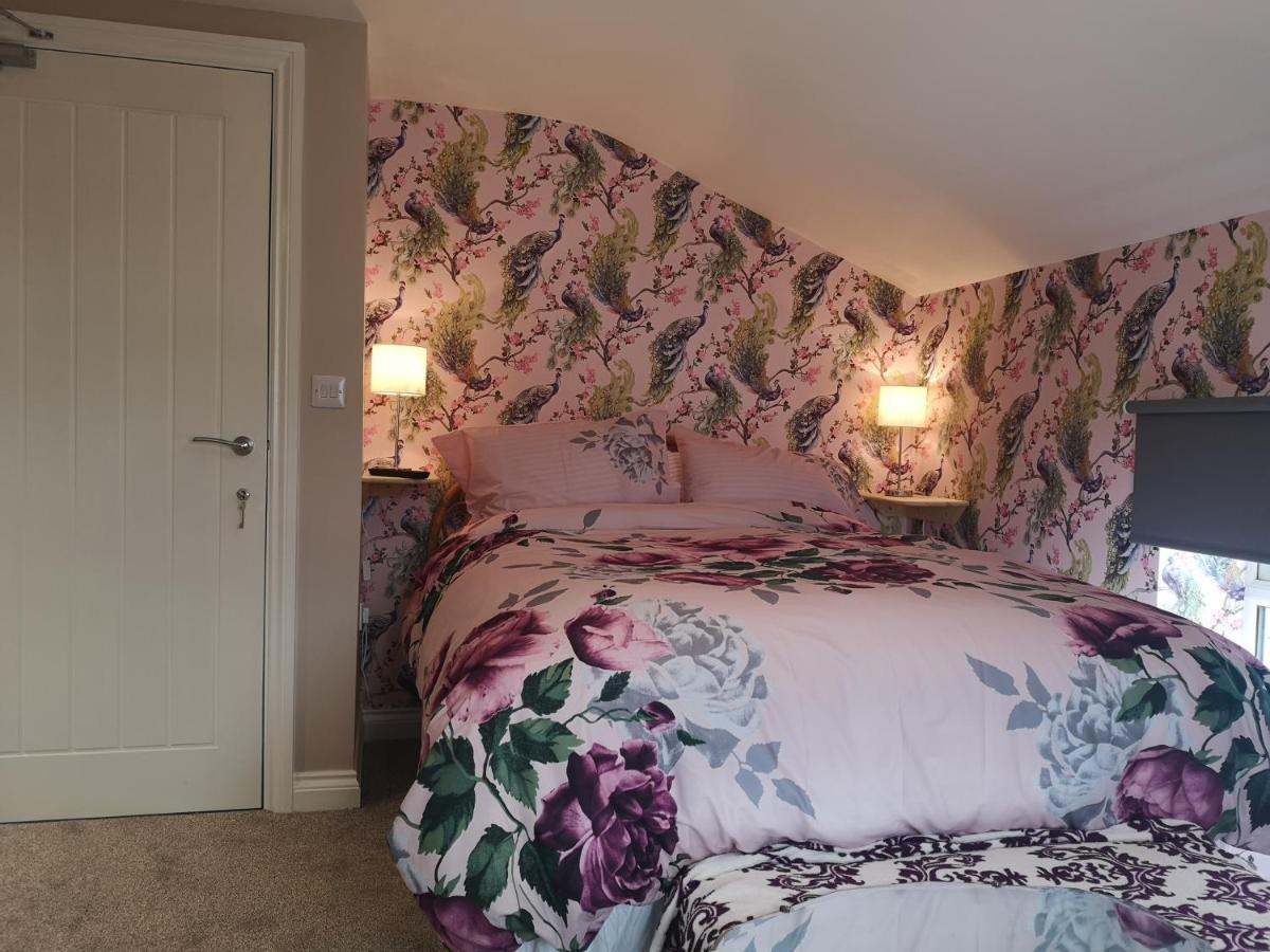 Brampton Dales Farm Bed & Breakfast Gainsborough Exterior photo