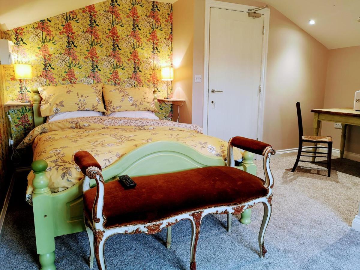 Brampton Dales Farm Bed & Breakfast Gainsborough Exterior photo