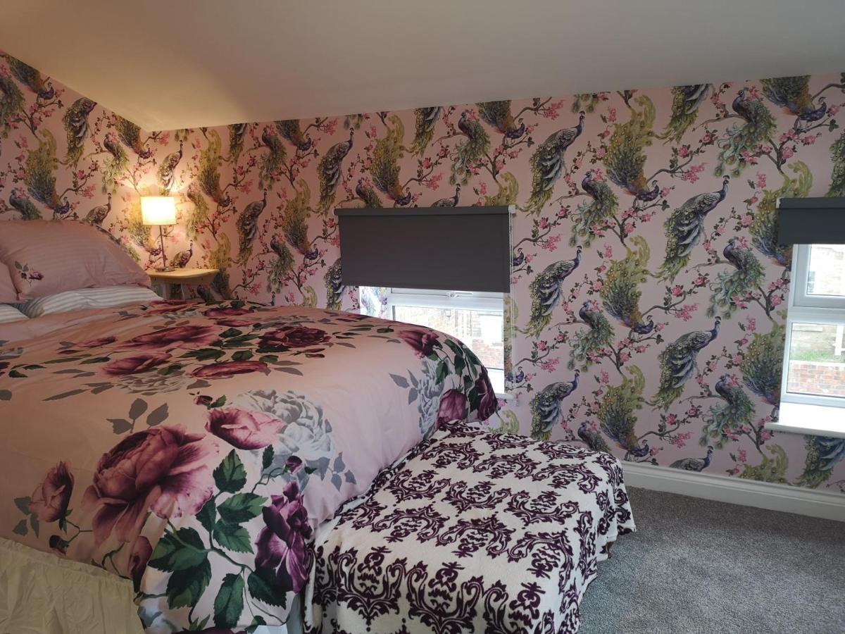 Brampton Dales Farm Bed & Breakfast Gainsborough Exterior photo