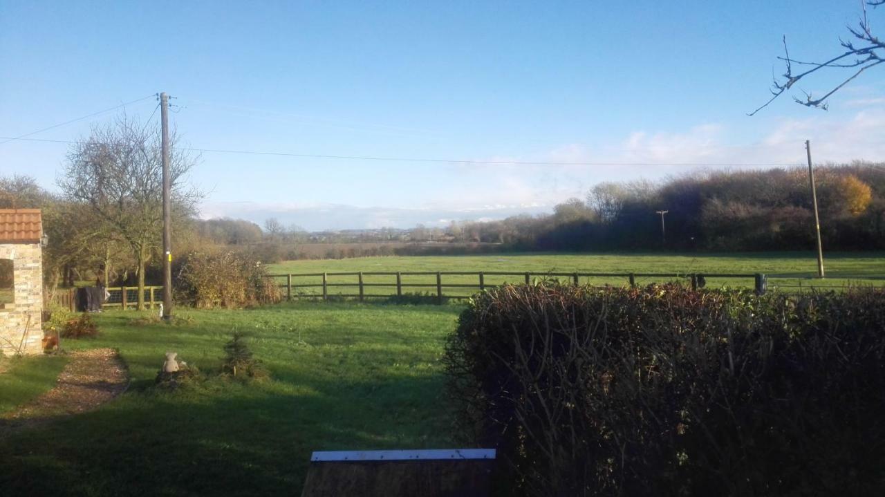 Brampton Dales Farm Bed & Breakfast Gainsborough Exterior photo