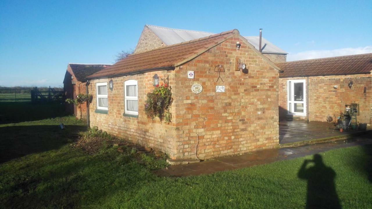 Brampton Dales Farm Bed & Breakfast Gainsborough Exterior photo